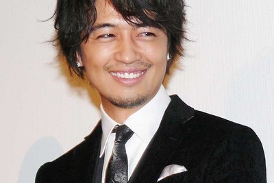 齋藤工、主演映画舞台挨拶中にみずから写真撮影を解禁 画像