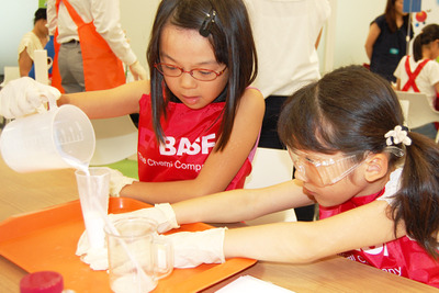 BASF、創立150周年特別プログラムを子ども実験教室で実施…7月24日 画像