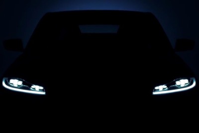 ジャガー 初のSUV「F-PACE」、ヘッドライトが見えた 画像