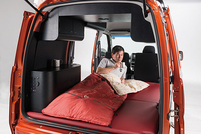 ブレイズ、大人2人が寝ることができる軽キャンパーキットを発売 画像