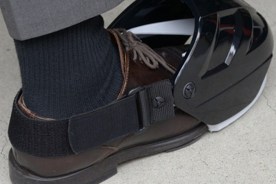 靴の上から付ければ安全靴に変身…JIS規格クリアの高強度 画像