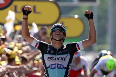 【ツール・ド・フランス15】第7ステージ制したスティバル選手、同僚の落車に悲喜こもごも 画像