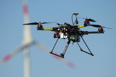 航空法改正案、ドローンの飛行空域や飛行方法が見えた 画像