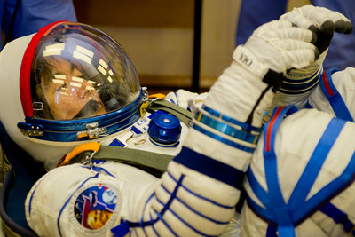 油井宇宙飛行士などISS第44次／第45次長期滞在クルーが打ち上げに向けて最終準備 画像