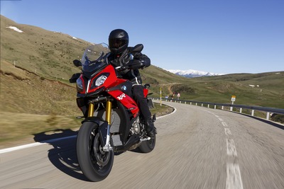 BMWジャパン、アドベンチャー・スポーツ・バイク S1000XR を発売 画像