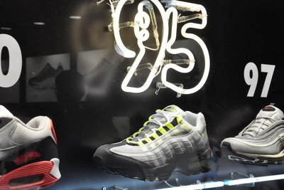 ナイキ、エア マックス 95のモチーフは「人体」 画像