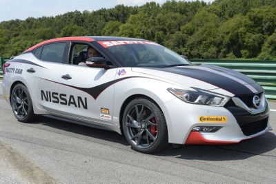 日産 マキシマ 新型、セーフティカーに起用…米国サーキット 画像