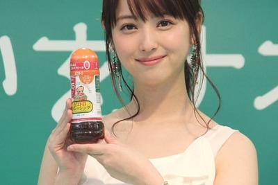 佐々木希、ピエトロ社長みずから作るドレッシングにトロトロ 画像