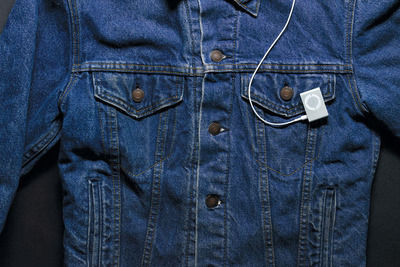 iPod shuffle の新モデルはアルミボディでクリップ型 画像