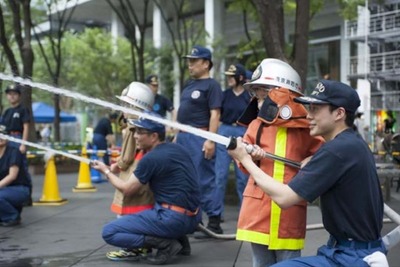 【夏休み】東京国際フォーラムで消防士と放水体験…『丸の内キッズジャンボリー』 画像