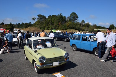 【マツダファンミーティング】秋空の下、ファンが持ち寄る歴代マツダ車がずらり…その数77台 画像