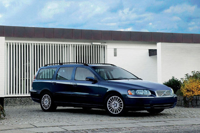 ボルボ V70 のイヤーモデルを発売 死角情報提供システムなどを設定 画像