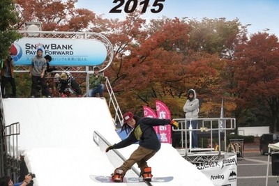 プロによる迫力デモ…スノーボードを通じて骨髄バンクを支援 画像