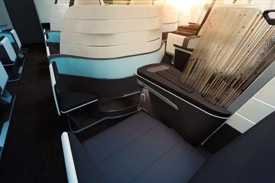 イタリアのメーカーと共同開発…ハワイアン航空のフルフラットシート 画像