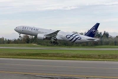 ボーイング、ガルーダ・インドネシア航空にスカイチームのロゴを塗装した777-300ERを納入 画像
