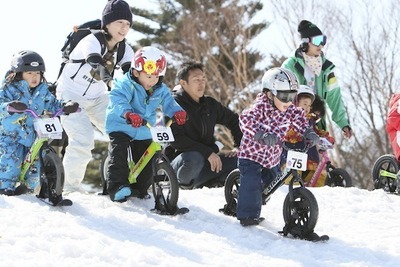 転んでも痛くない…キッズ向け「スノーストライダー」公認コース誕生 画像
