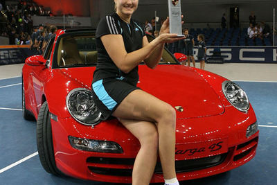 ポルシェテニスグランプリで、ペトロワが優勝 画像
