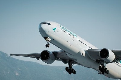 キャセイパシフィック航空、新デザイン採用の1号機が羽田に到着 画像
