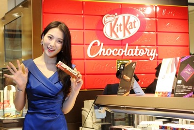 新宿高島屋に、有名パティシエ監修の「キットカット」専門店 画像