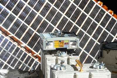 ISSの油井宇宙飛行士、「きぼう」日本実験棟で実験関連作業を実施 画像