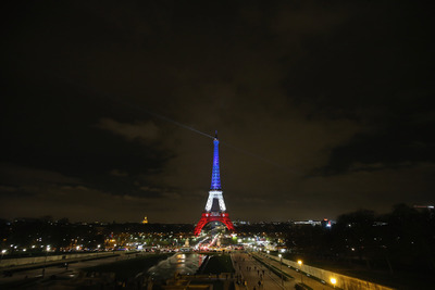 【新聞ウォッチ】パリ同時テロ、実行犯の通信手段に「プレステ4」が浮上 画像