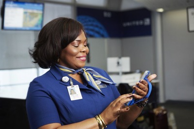 ユナイテッド航空、主要空港のカスタマーサービス担当者にiPhoneを配布へ 画像