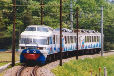 富士急行2000系、来年2月で引退…旧国鉄の急行形直流電車が消滅へ 画像