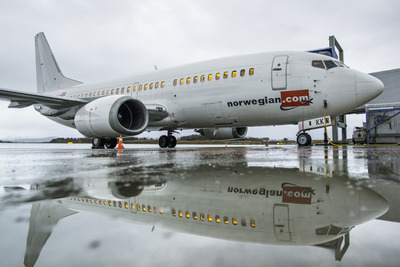 ノルウェー・エアシャトル、B737-300全機を退役…ラストフライトを終えた機材は博物館へ 画像