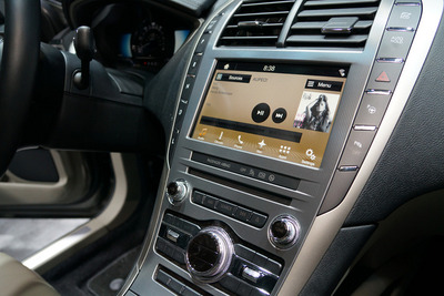 【CES16】パナソニック、スマホ連携の車載プラットフォーム「OneConnect」発表 画像
