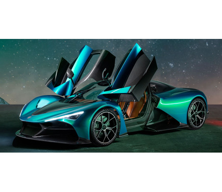 オーロラ　エンチャンテッド　最安値 V12ハイブリッド＋4ターボ搭載で1850馬力、公道最強のV12