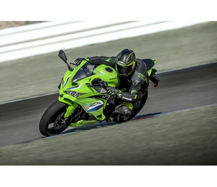 カワサキ『Ninja ZX-4R SE』と『Ninja ZX-4RR』がカラー変更