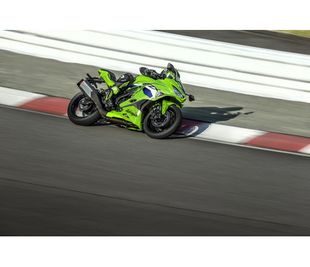【新品未開封】携帯型ヨッパライ判定ゲーム のんべくん 緑カラー カワサキ『Ninja ZX-4R』シリーズに新色登場、RRに「KRT