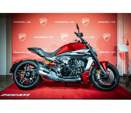 ドゥカティ スポーツバック マルボロ当選品 ドゥカティ スポーツバック マルボロ当選品