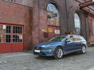 【VW パサートGTE で1000kmドイツ旅】その1…あっけなく200km/h、パワーと静けさに驚き 画像