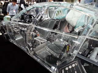 【人とくるまのテクノロジー16】未体験の視点、透明なクルマに乗って触って…ZF 画像