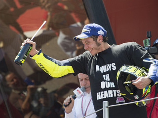 【MotoGP 第7戦カタルーニャ】ロッシ大逆転で今季2勝目、終盤マルケスとの接戦制す 画像