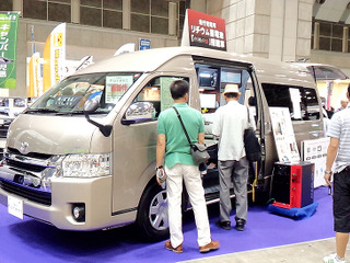 【東京キャンピングカーショー16】走るオール電化住宅か、野営どまんなかタイプか…ガスor電池? 画像