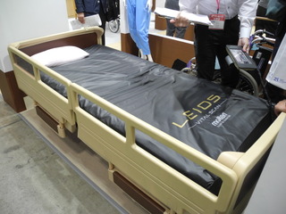 【福祉機器展16】モルテン、高度医療向けロボティックエアマットレス開発販売へ 画像