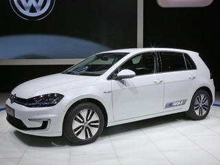 【ロサンゼルスモーターショー16】VW ゴルフ EV に2017年型…航続距離5割拡大 画像