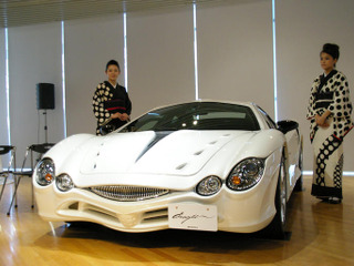 光岡 オロチ 生産車がオーナーに納車される 画像