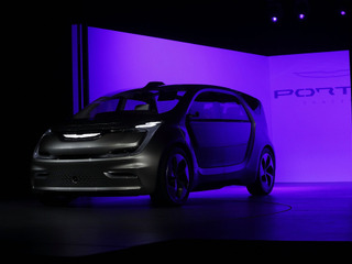 【CES 2017】クライスラー、自動運転EVコンセプトを初公開…レベル3~4 画像