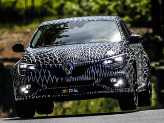 ルノー メガーヌRS 新型、4輪ステアリングを採用…ホットハッチセグメントで初 画像