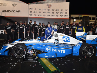 【INDYCAR 第15戦】ニューガーデン今季4勝目、初王座に向け前進…琢磨は序盤アクシデントに巻きこまれる 画像