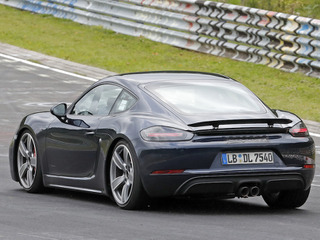 380馬力の直4炸裂! ポルシェ 718ケイマン GTS、最終テストを開始 画像