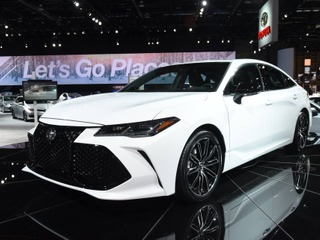 トヨタ アバロン 新型、スポーティグレード設定…デトロイトモーターショー2018で発表 画像