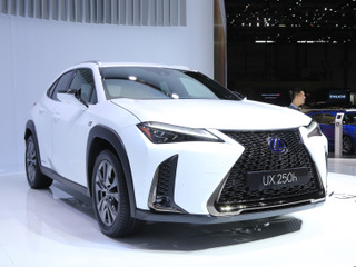 レクサス「UX」人気の小型SUV市場に殴り込み…ジュネーブモーターショー2018詳細画像 画像