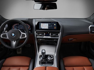 BMW 8シリーズ 新型、オペレーティングシステム7.0搭載…フルデジタルコクピットも 画像