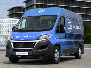 ZF、自動運転の配送トラック発表…自ら駐車スペースを探す 画像