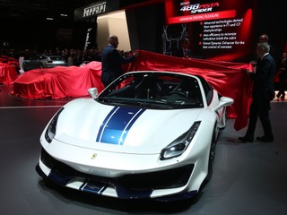 フェラーリ 488ピスタスパイダー、ハイテクに裏付けされた性能…パリモーターショー2018 画像