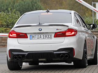 BMW M5 に最強モデルの「CS」か…謎のスポイラー、強化ブレーキも 画像